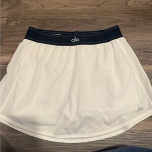ALO YOGA- Match point tennis skirt- White